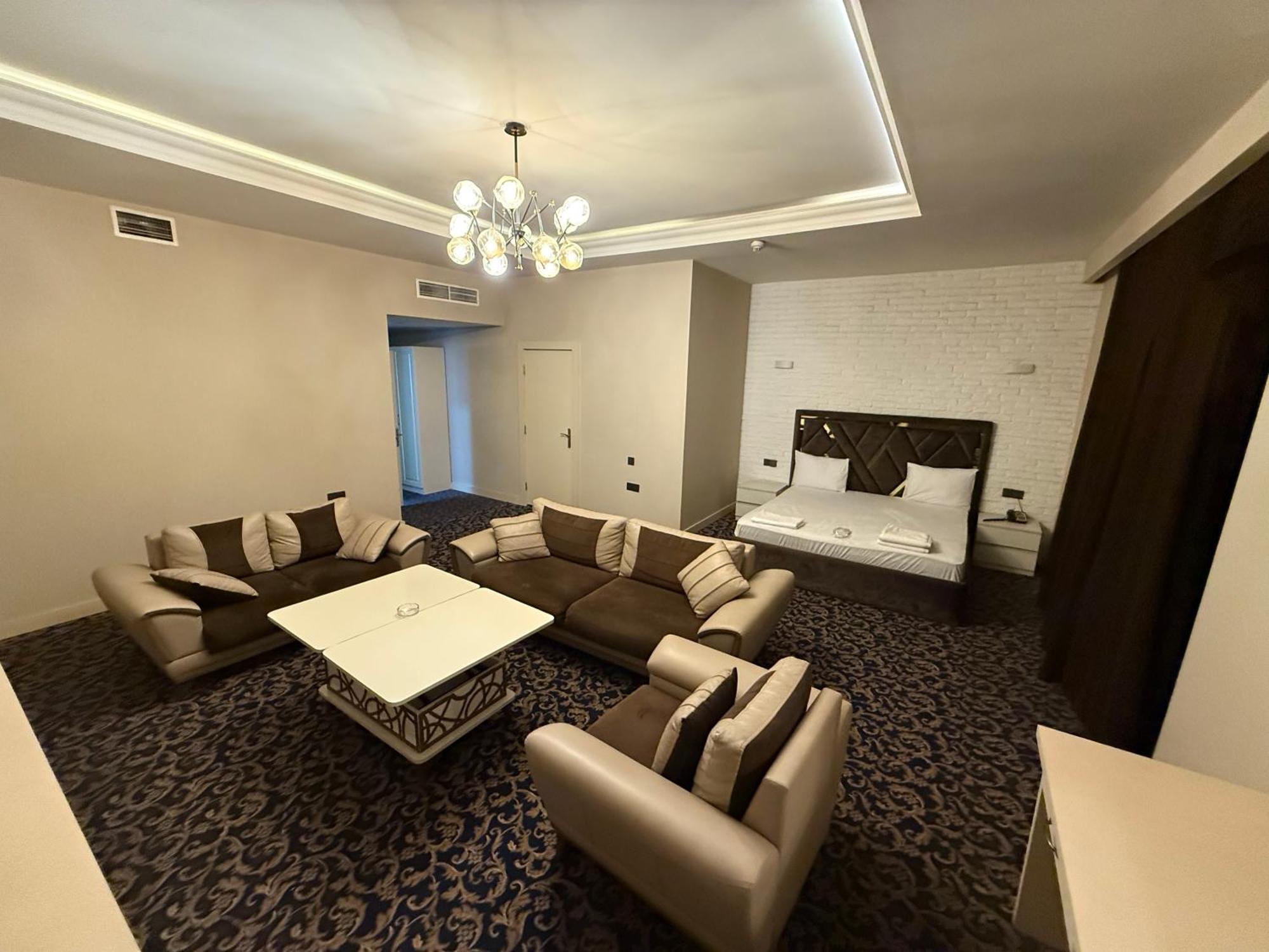 Black Mont Inn Hotel Baky Esterno foto