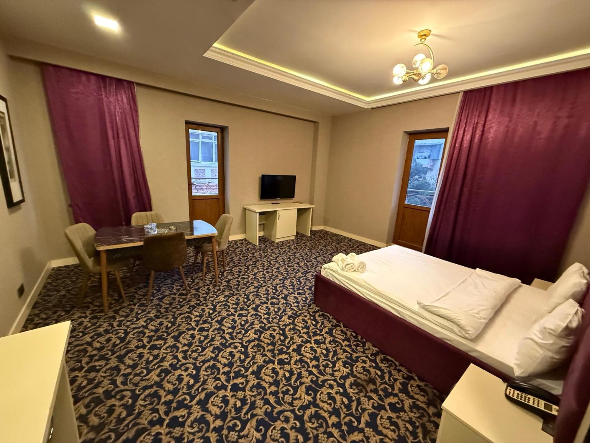 Black Mont Inn Hotel Baky Esterno foto