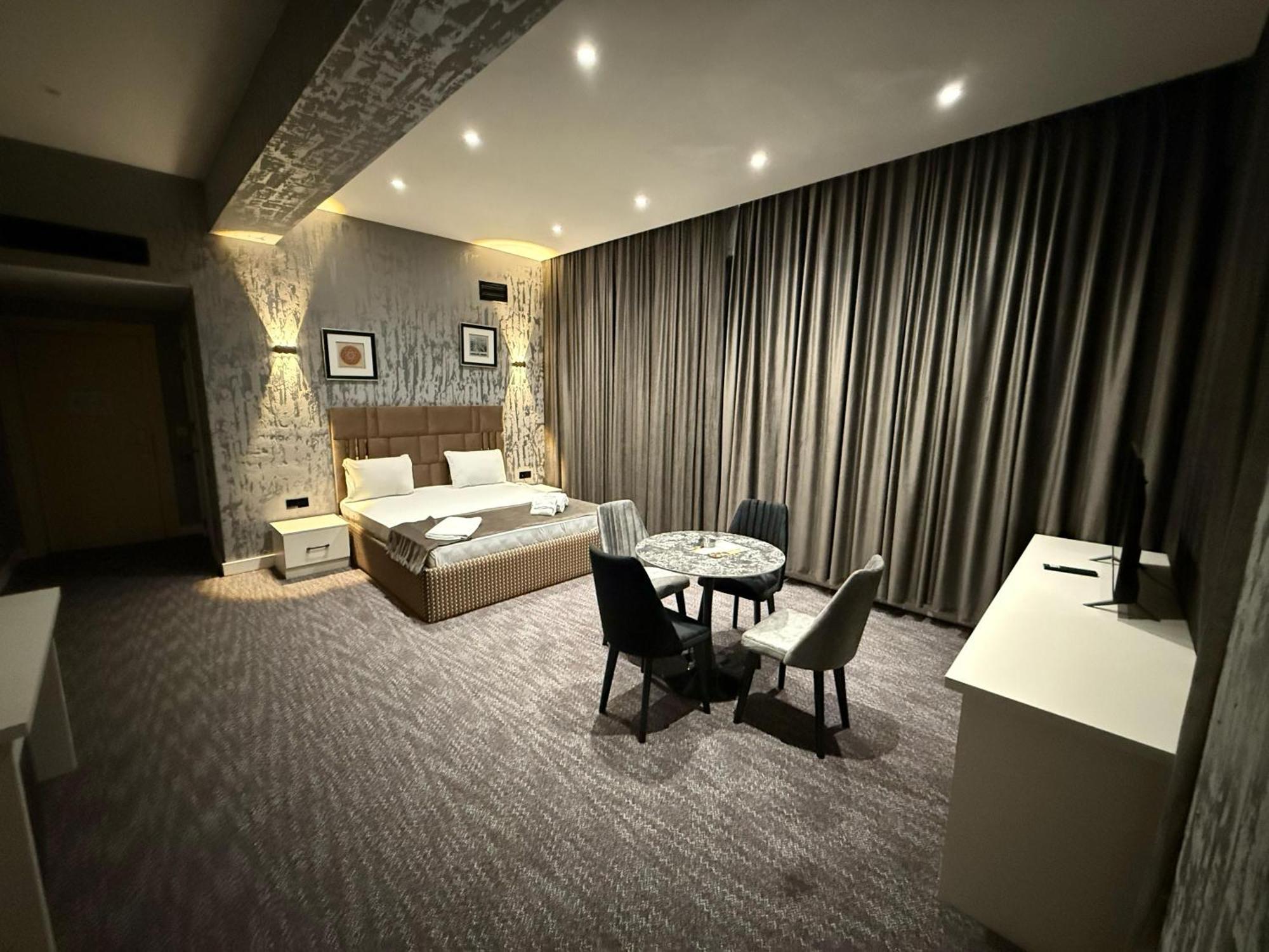 Black Mont Inn Hotel Baky Esterno foto